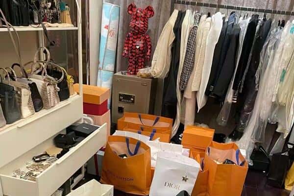 罗湖区回收一线品牌衣服